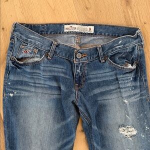👖 Hollister Blue Distressed Flare Jeans with Paint Splatter Detail Size 3